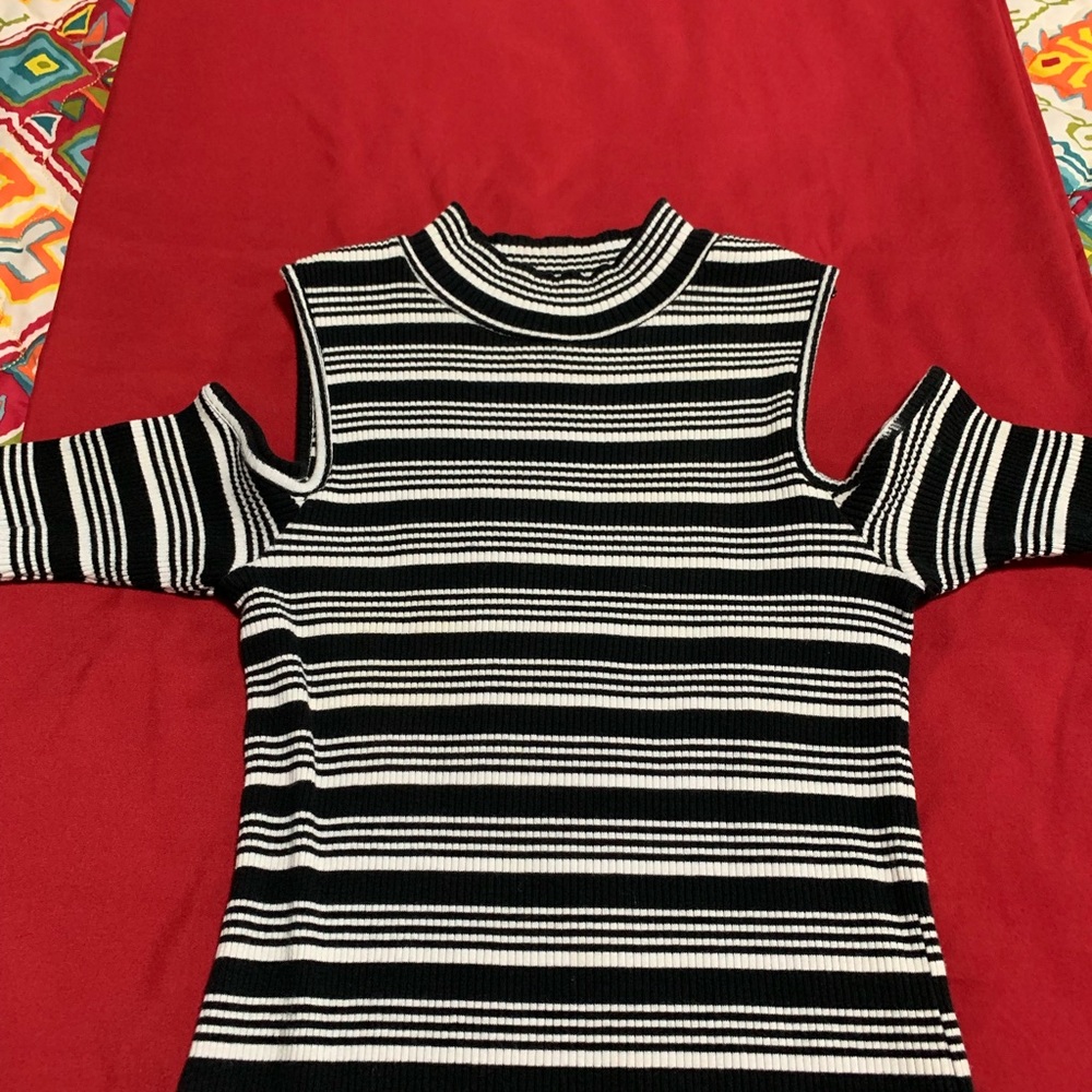 🔥No Boundaries Cold Shoulder Black and White Dress